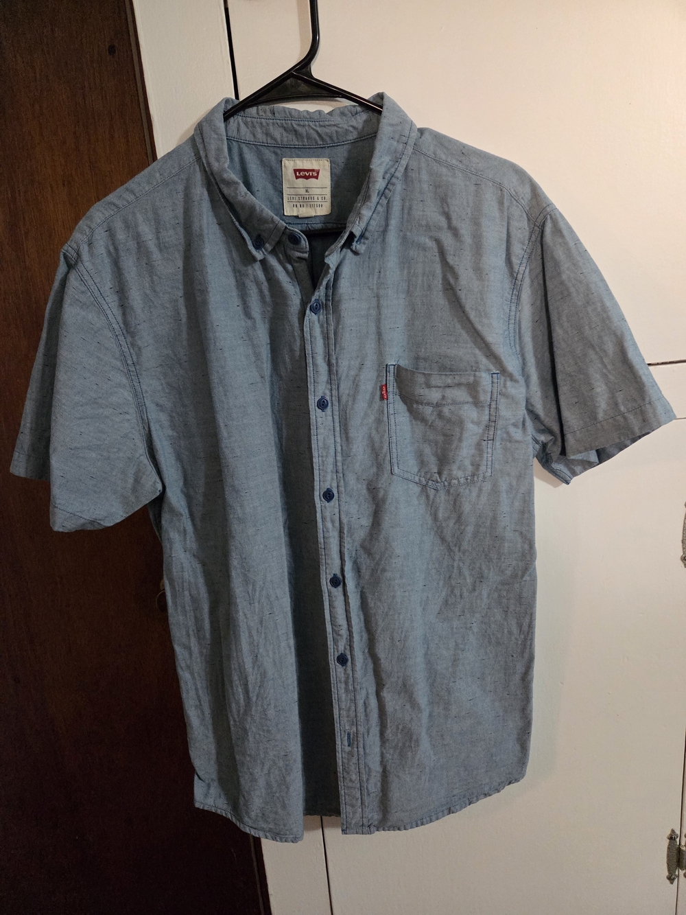Levi's Light Blue Short-Sleeve Button-Down Chambray Shirt